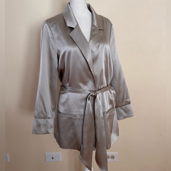 L'Agence Everly Shawl Wrap Blazer - Picture 2 of 12